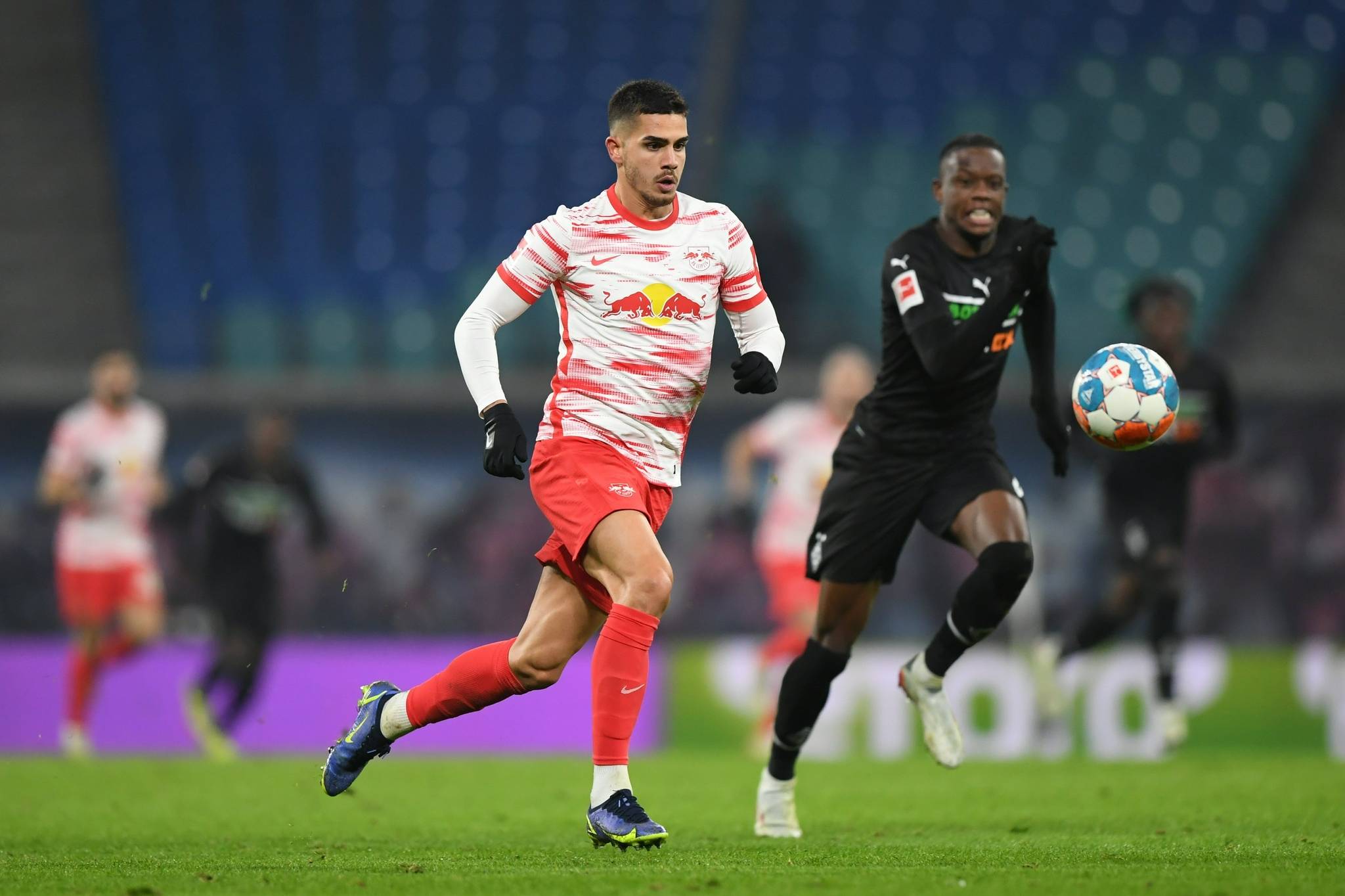 爱游戏体育竞猜包含国际比赛日德甲焦点战，成都蓉城主帅复盘，态度坚定，轮换策略成焦点的词条